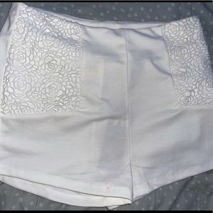 white shorts L